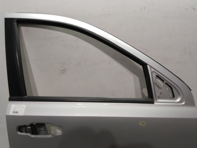 Recambio de puerta delantera derecha para kia sorento 2.5 crdi active referencia OEM IAM 760043E111 PLATA 