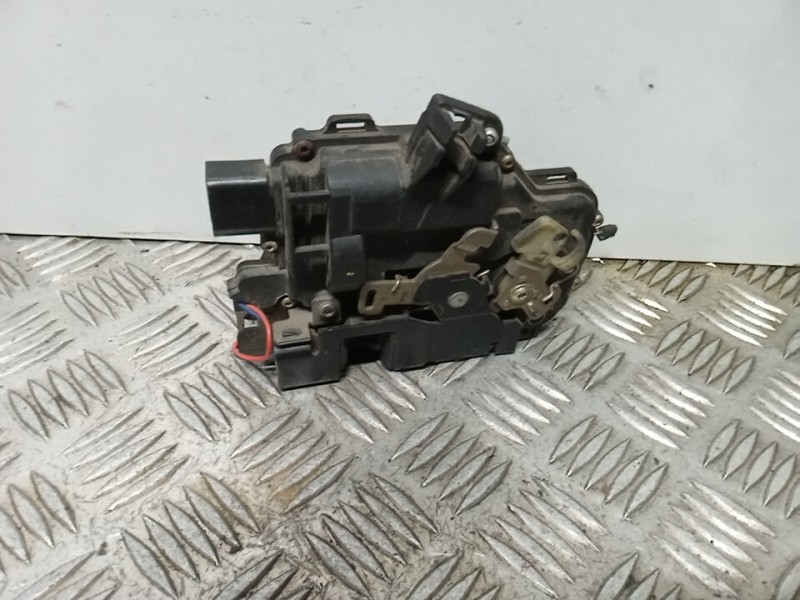 Recambio de cerradura puerta delantera derecha para volkswagen golf iv berlina (1j1) 25 aniversario referencia OEM IAM   