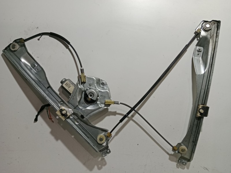 Recambio de elevalunas delantero derecho para renault clio iii confort dynamique referencia OEM IAM 8200291147  400861D