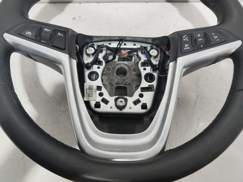 Recambio de volante para opel insignia berlina sportive referencia OEM IAM 13316547  