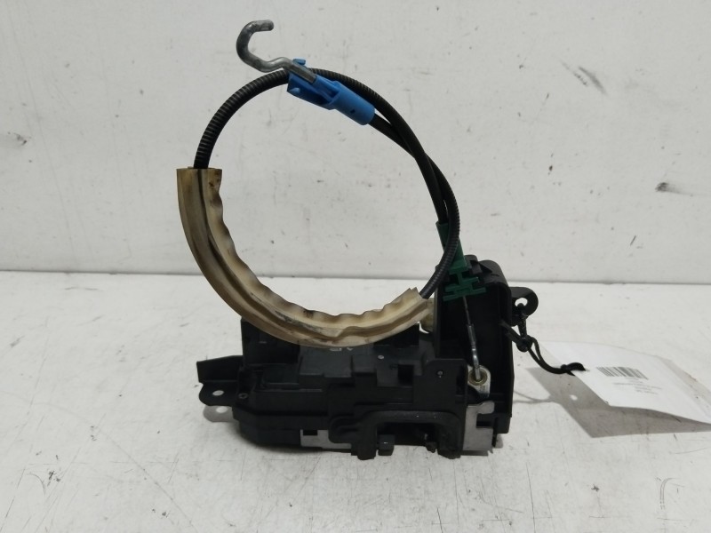 Recambio de cerradura puerta delantera izquierda para opel zafira b 1.9 cdti referencia OEM IAM 13210748  