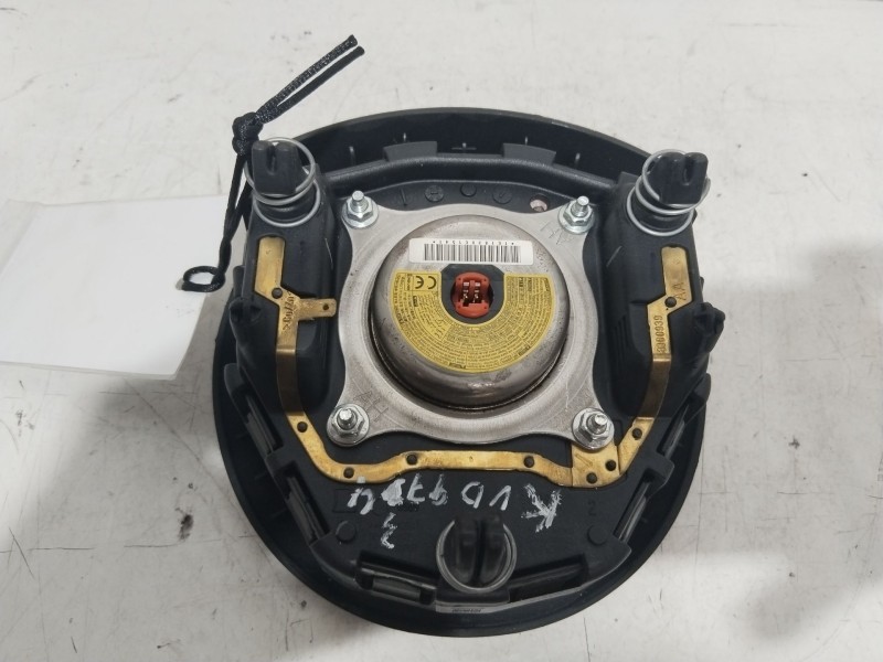 Recambio de airbag delantero izquierdo para toyota yaris hybrid active referencia OEM IAM 451300D630C0  