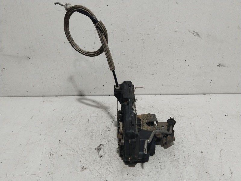 Recambio de cerradura puerta delantera derecha para audi a6 berlina (4b2) 2.4 (121kw) referencia OEM IAM 401837016  