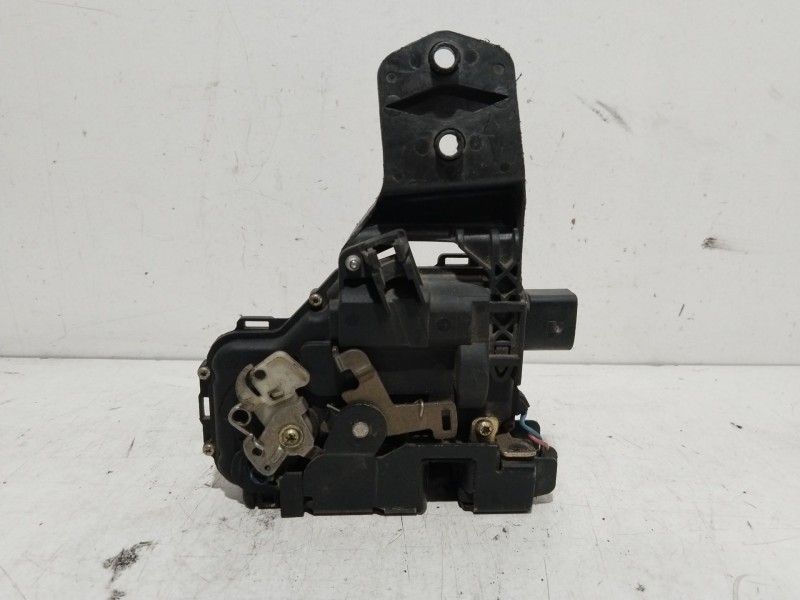 Recambio de cerradura puerta delantera izquierda para volkswagen passat berlina (3b2) comfortline referencia OEM IAM 3B0885737EF