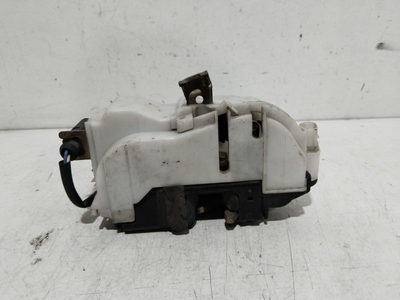 Recambio de cerradura puerta delantera derecha para seat ibiza (6k1) free sky referencia OEM IAM 6K3837016D  