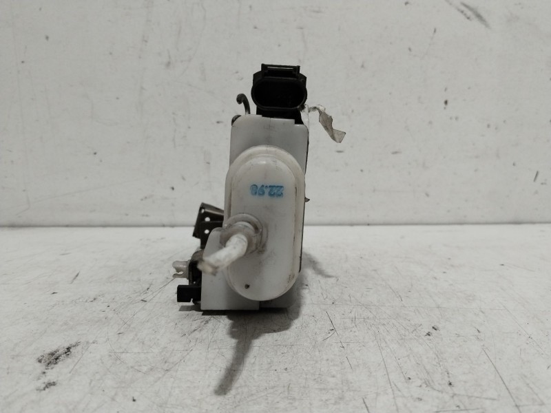 Recambio de cerradura puerta delantera derecha para audi a4 avant (b5) 1.9 tdi referencia OEM IAM 8D1837016F  