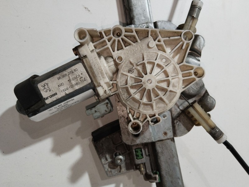 Recambio de elevalunas delantero derecho para peugeot 206 cc (2d) 2.0 s16 referencia OEM IAM 9636627580  