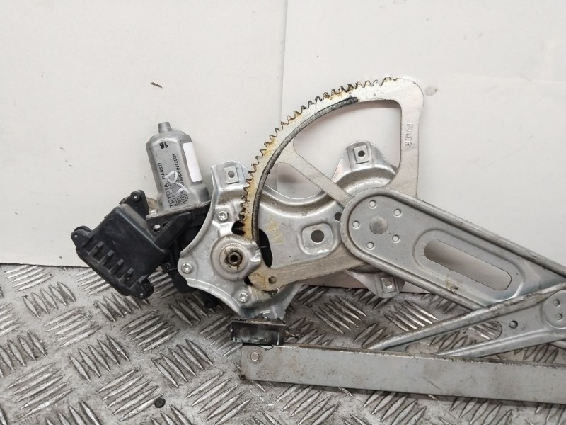 Recambio de elevalunas delantero izquierdo para toyota yaris connect referencia OEM IAM 857020F010  