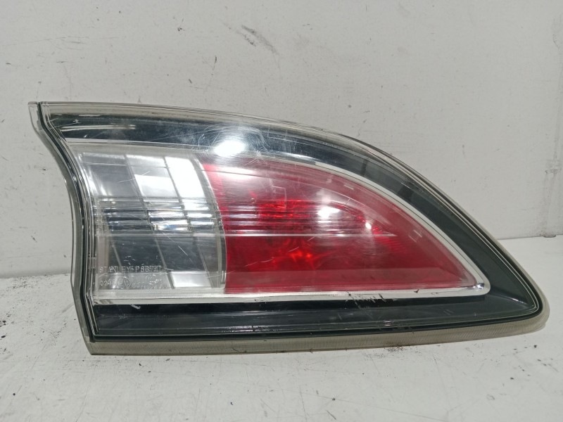 Recambio de piloto porton trasero izquierdo para mazda 3 lim. (bl) active referencia OEM IAM BBN7513G0K2442  