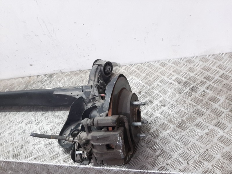 Recambio de puente trasero para kia carens ( ) drive referencia OEM IAM 55100A4060  