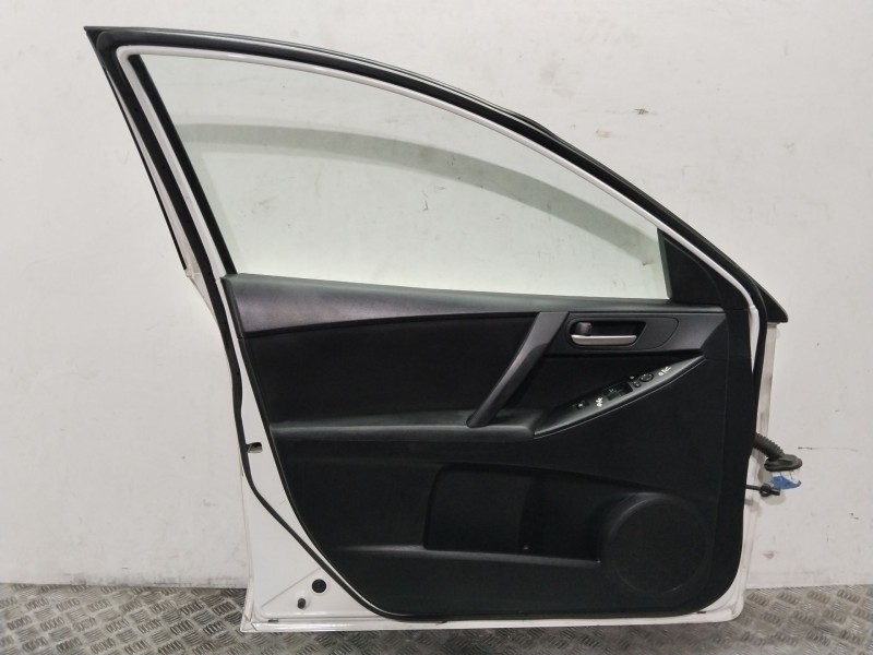 Recambio de puerta delantera izquierda para mazda 3 lim. (bl) active referencia OEM IAM BBY95902XF  BLANCO