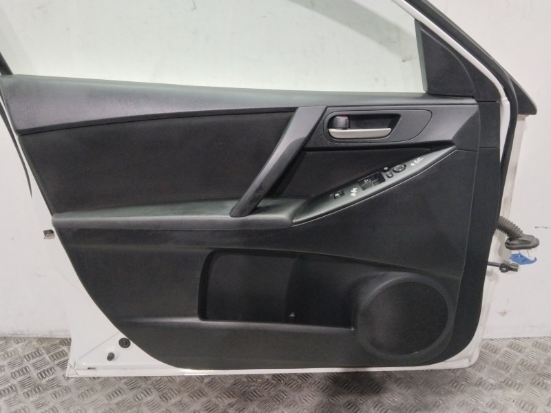 Recambio de puerta delantera izquierda para mazda 3 lim. (bl) active referencia OEM IAM BBY95902XF  BLANCO