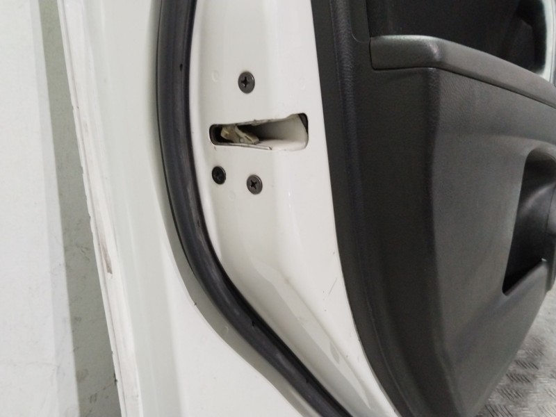 Recambio de puerta delantera izquierda para mazda 3 lim. (bl) active referencia OEM IAM BBY95902XF  BLANCO