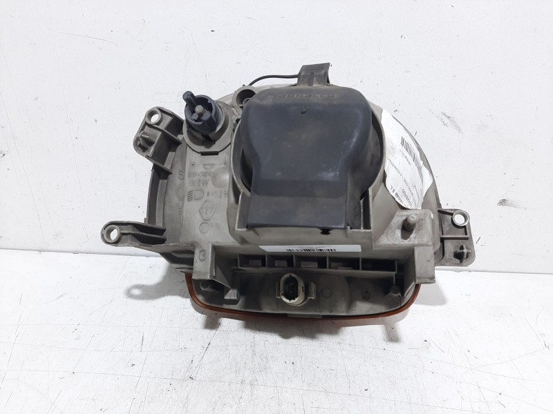Recambio de faro izquierdo para renault twingo (co6) 1.2 (c066/67/68) referencia OEM IAM 7700820021  