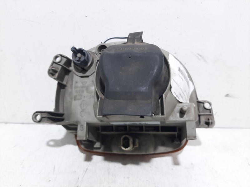 Recambio de faro izquierdo para renault twingo (co6) 1.2 (c066/67/68) referencia OEM IAM 7700820021  