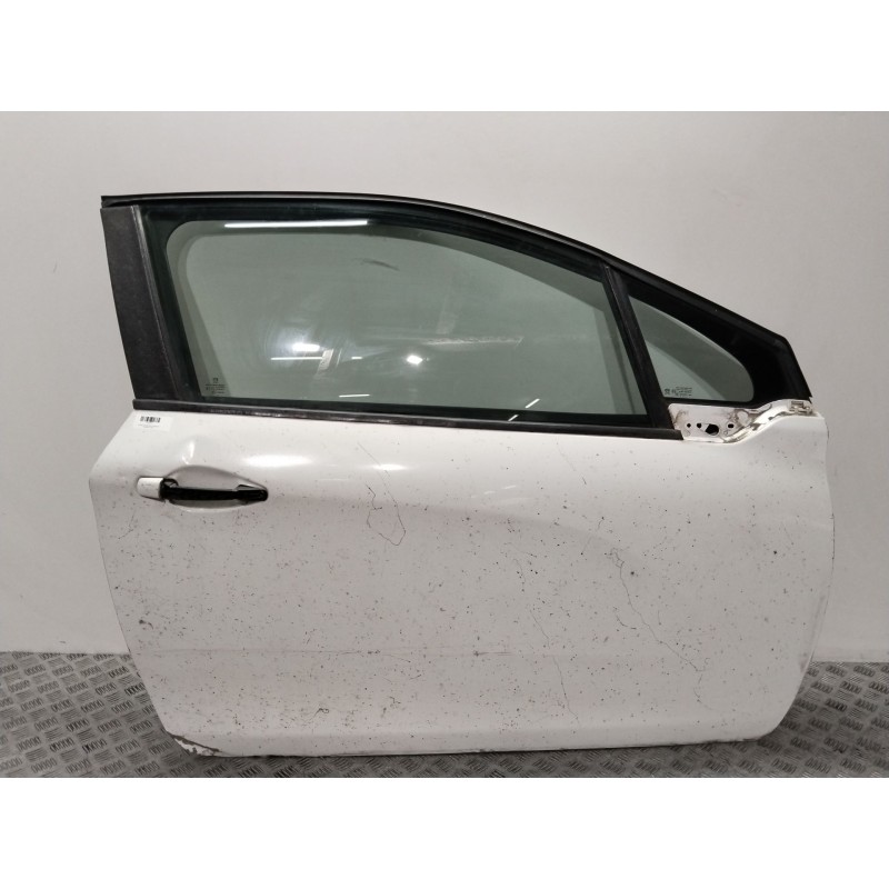 Recambio de puerta delantera derecha para peugeot 208 access referencia OEM IAM 9671889680  BLANCO