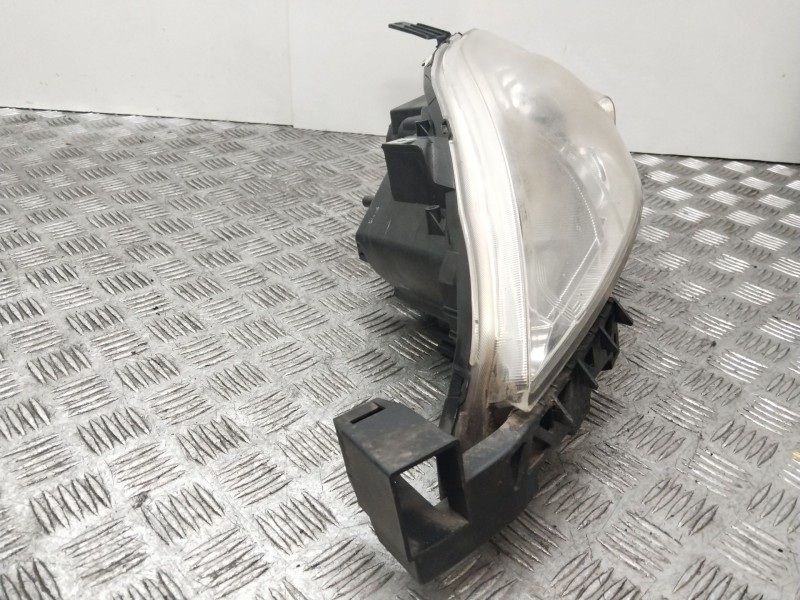 Recambio de faro izquierdo para mazda 5 (cr19) 2.0 cd (cr19) referencia OEM IAM C23551040  
