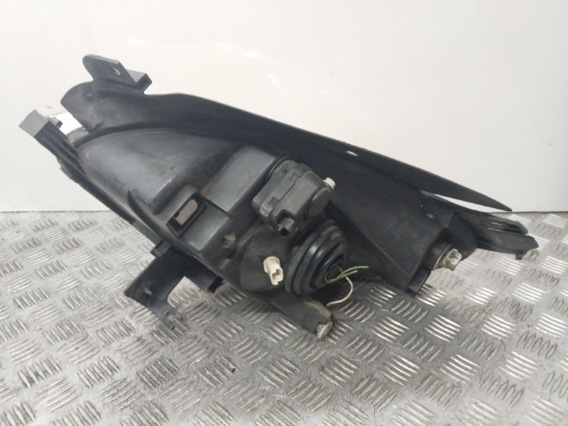 Recambio de faro derecho para citroën xsara picasso (n68) 2.0 hdi referencia OEM IAM 89300205  