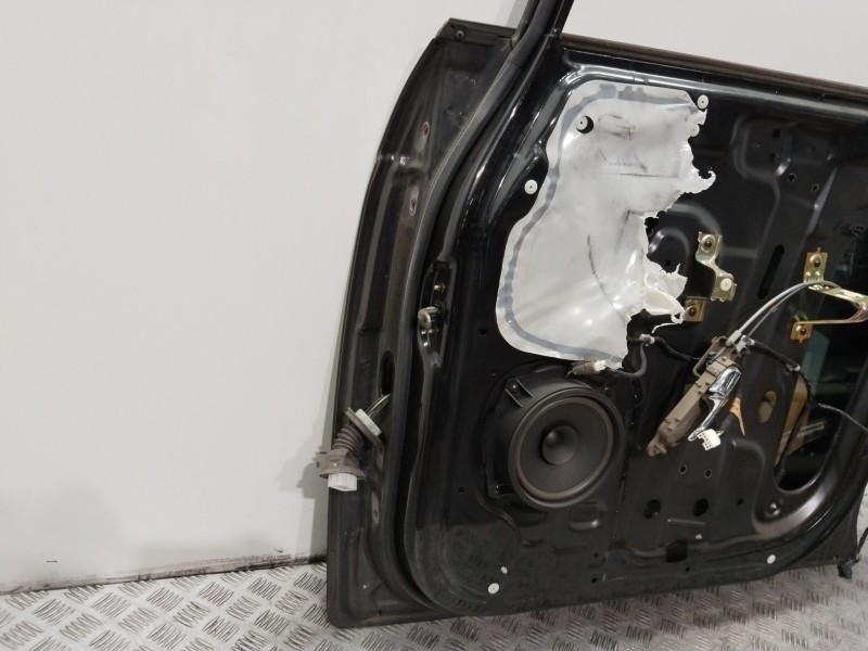 Recambio de puerta delantera derecha para ssangyong rodius i 2.7 xdi referencia OEM IAM 6200421202  NEGRO