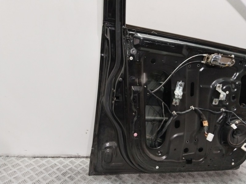 Recambio de puerta delantera izquierda para ssangyong rodius i 2.7 xdi referencia OEM IAM 6200421200  NEGRO