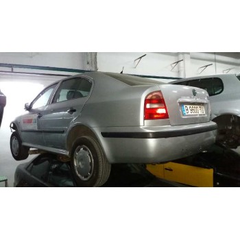 SKODA OCTAVIA BERLINA (1U2)