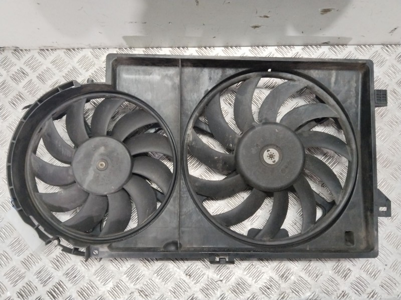 Recambio de electroventilador para chrysler voyager iv (rg, rs) 2.5 crd referencia OEM IAM 04809413AF  