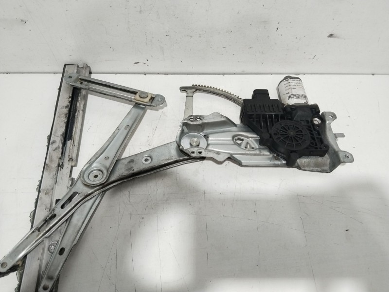 Recambio de elevalunas delantero derecho para opel astra f berlina básico referencia OEM IAM 90521882  ELECTRICO