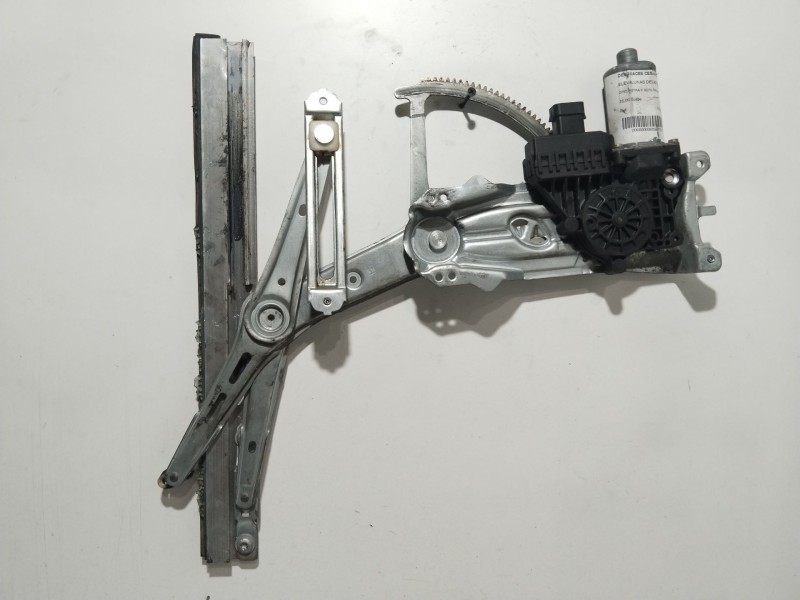 Recambio de elevalunas delantero derecho para opel astra f berlina básico referencia OEM IAM 90521882  ELECTRICO