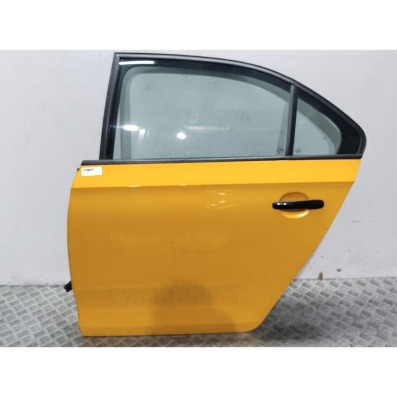 Recambio de puerta trasera izquierda para skoda rapid active referencia OEM IAM 5JJ833051  