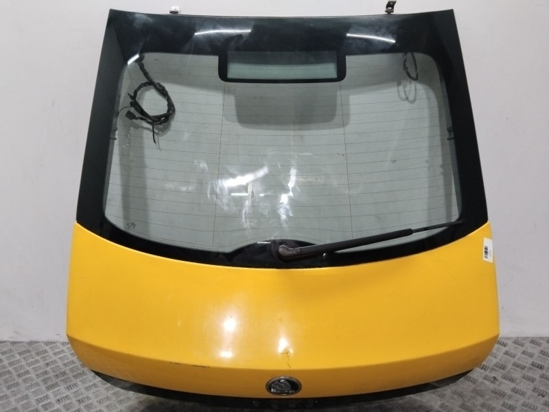 Recambio de porton trasero para skoda rapid active referencia OEM IAM 5JJ827025H  AMARILLO