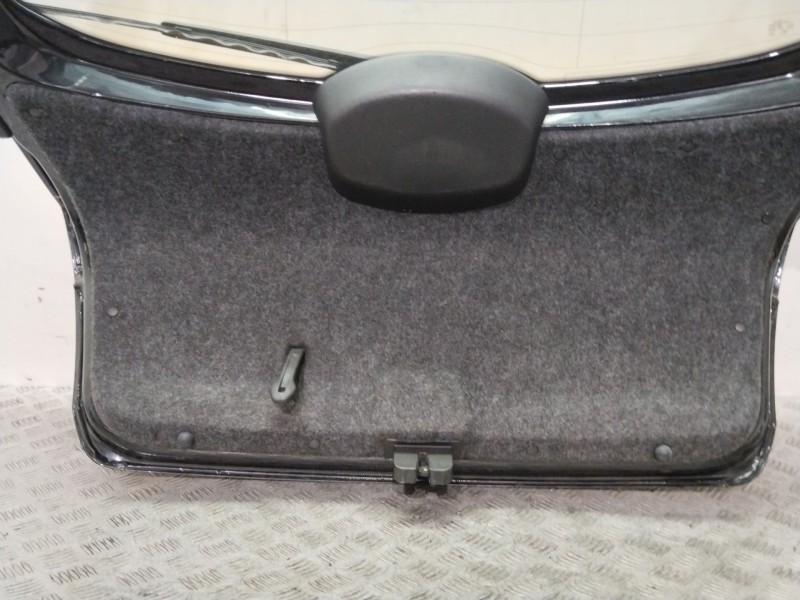 Recambio de porton trasero para skoda rapid active referencia OEM IAM 5JJ827025H  AMARILLO