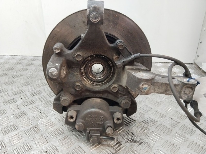 Recambio de mangueta delantera izquierda para peugeot expert kasten komfort confort referencia OEM IAM 364734  