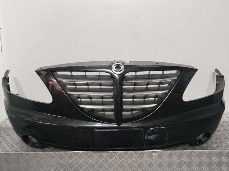 Recambio de paragolpes delantero para ssangyong rodius i 2.7 xdi referencia OEM IAM 7871121000  NEGRO