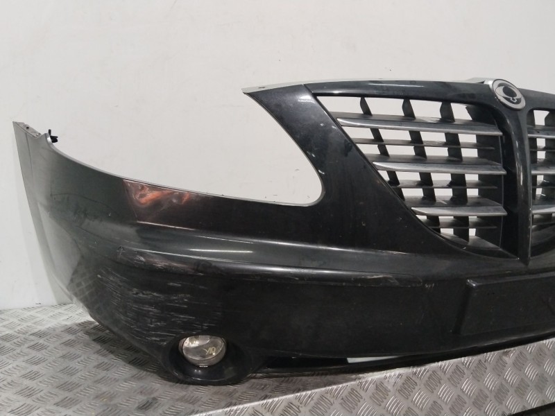 Recambio de paragolpes delantero para ssangyong rodius i 2.7 xdi referencia OEM IAM 7871121000  NEGRO
