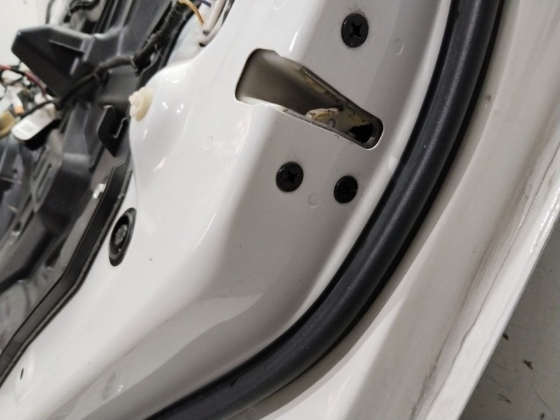 Recambio de puerta delantera derecha para mazda 3 lim. (bl) active referencia OEM IAM BBY95802XF  BLANCO