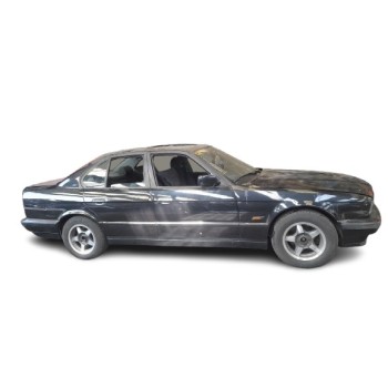 BMW 5 (E34) de desguace