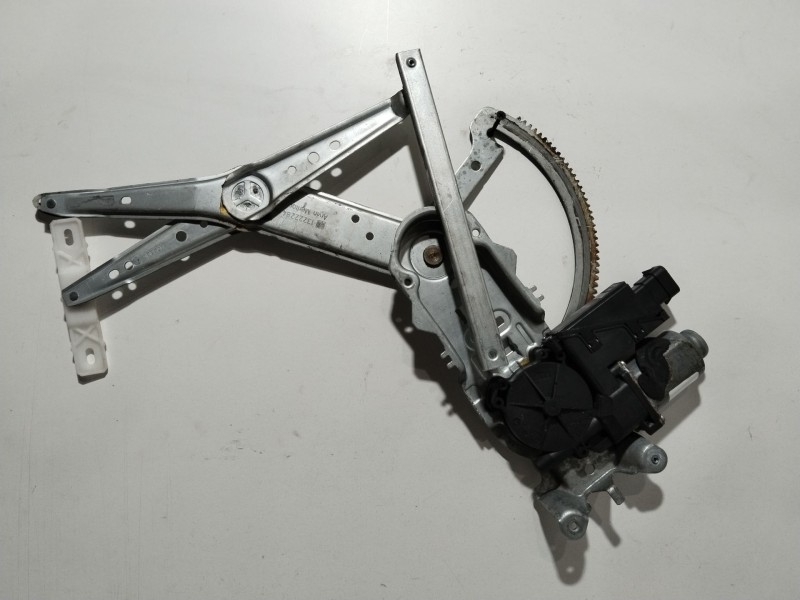 Recambio de elevalunas delantero derecho para opel combo (corsa c) familiar referencia OEM IAM 13173070  