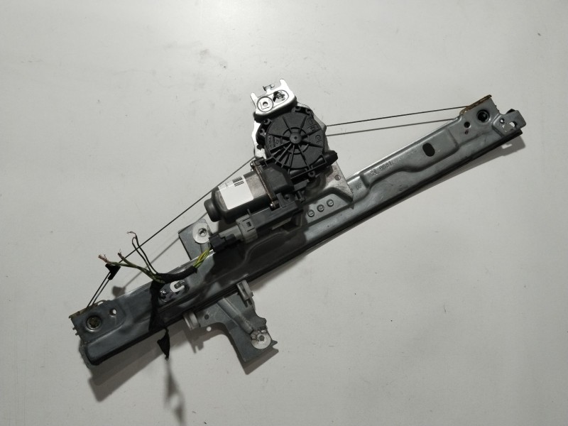 Recambio de elevalunas delantero izquierdo para peugeot 207 xs referencia OEM IAM 9681181180  