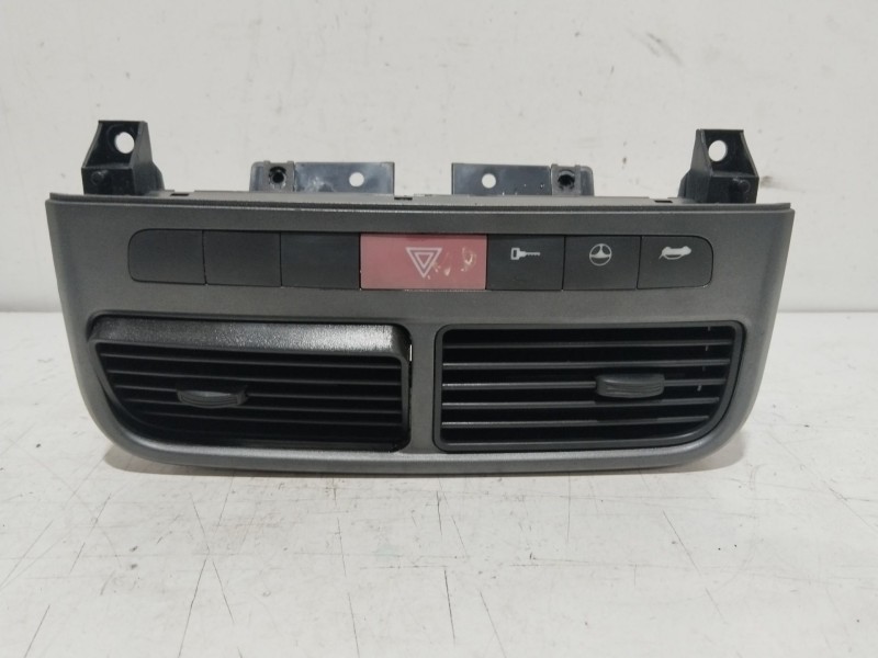 Recambio de rejilla aireadora central para fiat grande punto (199) 1.4 referencia OEM IAM 735386328  