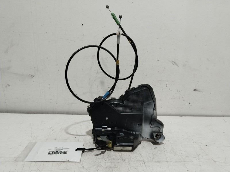 Recambio de cerradura puerta delantera izquierda para toyota auris active referencia OEM IAM 6904002210  