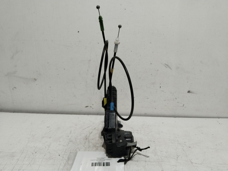 Recambio de cerradura puerta delantera izquierda para toyota auris active referencia OEM IAM 6904002210  