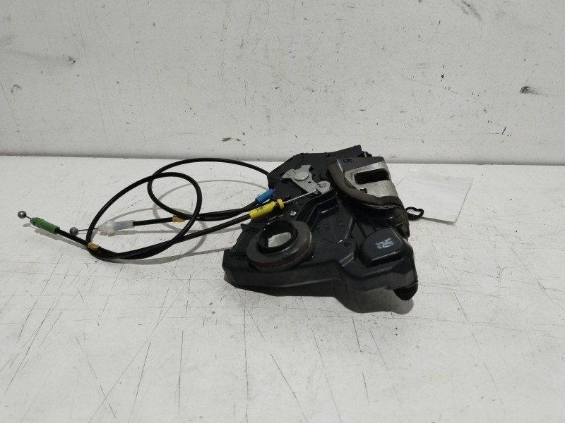 Recambio de cerradura puerta delantera izquierda para toyota auris active referencia OEM IAM 6904002210  