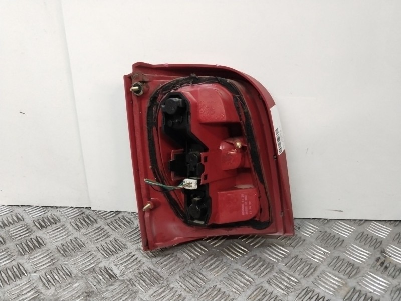 Recambio de piloto trasero derecho para nissan micra ii (k11) 1.0 i 16v referencia OEM IAM 265501F505  