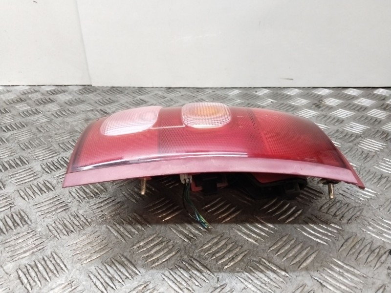 Recambio de piloto trasero derecho para nissan micra ii (k11) 1.0 i 16v referencia OEM IAM 265501F505  