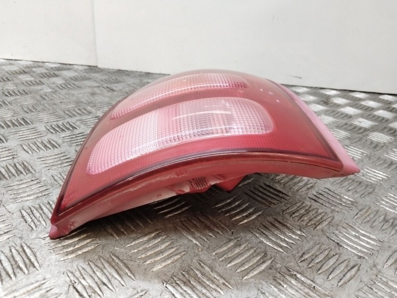 Recambio de piloto trasero derecho para nissan micra ii (k11) 1.0 i 16v referencia OEM IAM 265501F505  