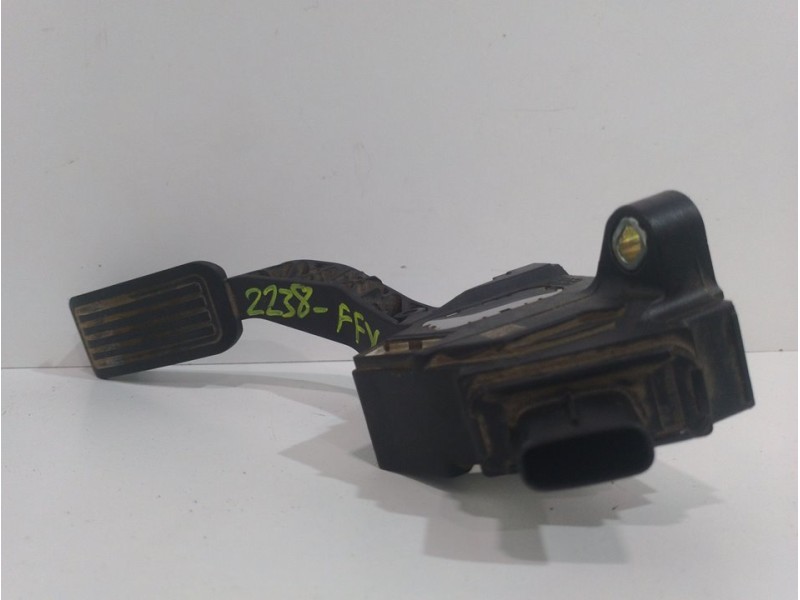 Recambio de pedal acelerador para toyota yaris (ksp9/scp9/nlp9) básico referencia OEM IAM 781100D010  