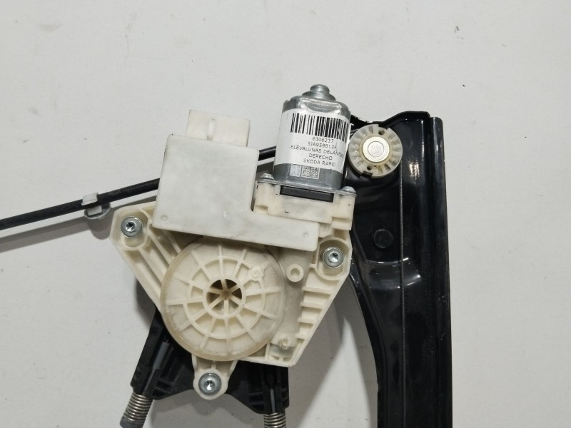 Recambio de elevalunas delantero derecho para skoda rapid active referencia OEM IAM 5JA959812K  