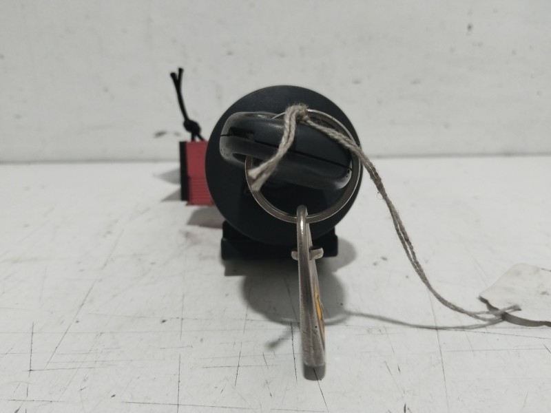 Recambio de conmutador de arranque para dacia sandero ambiance referencia OEM IAM 487003947R  