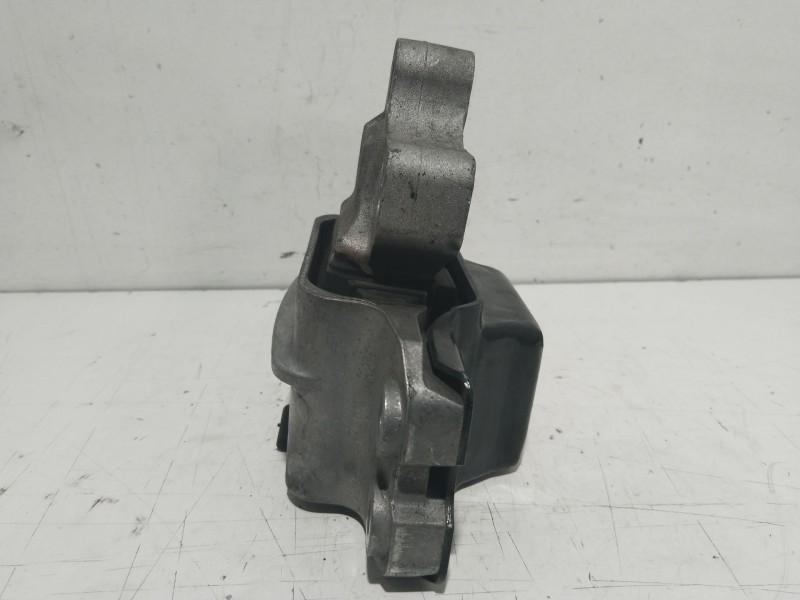 Recambio de soporte motor izquierdo para volkswagen passat berlina (3c2) advance referencia OEM IAM 3C0199555  