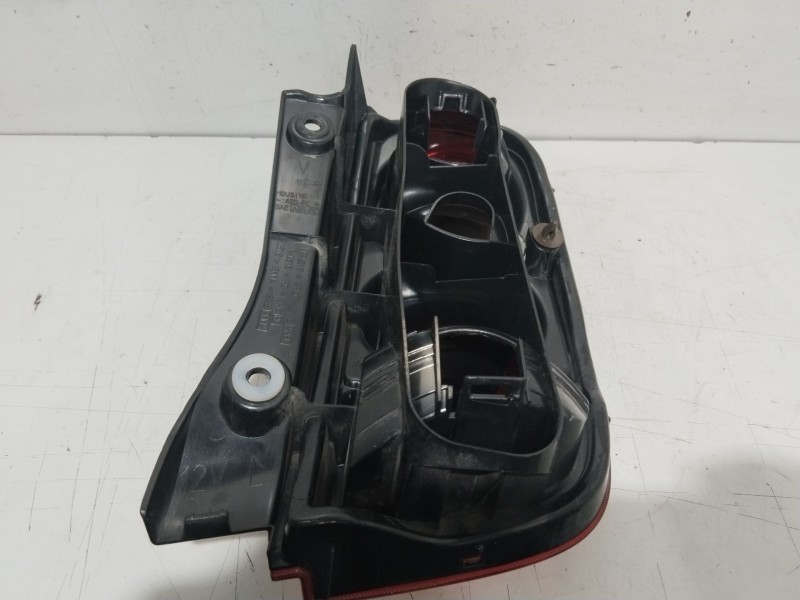 Recambio de piloto trasero izquierdo para nissan micra (k12e) acenta referencia OEM IAM 26555AX720 89030767 